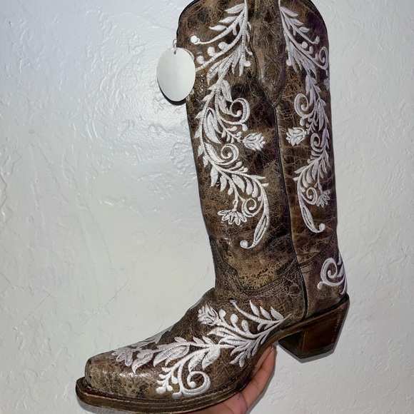 Corral Shoes - corral boots, glow in the dark, brand new!